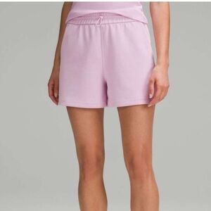 Lululemon athletica NWT Softstreme HR short 4” size 6 VITAPINK